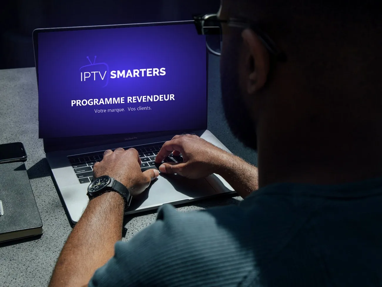 Programme revendeur IPTV sur un ordinateur portable